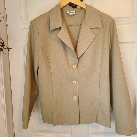Ilyza New York Woman's Suit Set, Blazer, and Skirt, Size: Large Color: Tan - Picture 4 of 16